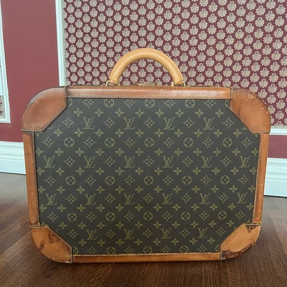 Authentic Louis Vuitton hard lock luggage trunk - Picture 2 of 12
